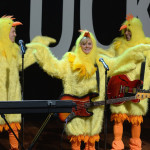 Nick offerman Late night show galline cantano ho hey