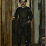 Homme dans l’encadrement d’une porte