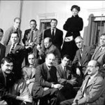 Nina Leen ritrae i diciotto “Irascibles” vestiti da banchieri, pubblicato nel gennaio del 1951 dalla rivista Life