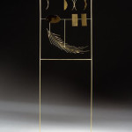 Fausto Melotti. La Piuma, 1973, oro su plexiglass di base 47x24x18 cm.