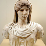 Afrodite Sosandra, marmo copia romana del II secolo d.C su busto rinascimentale,