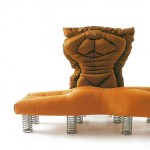 Divano per massaggi, 2002